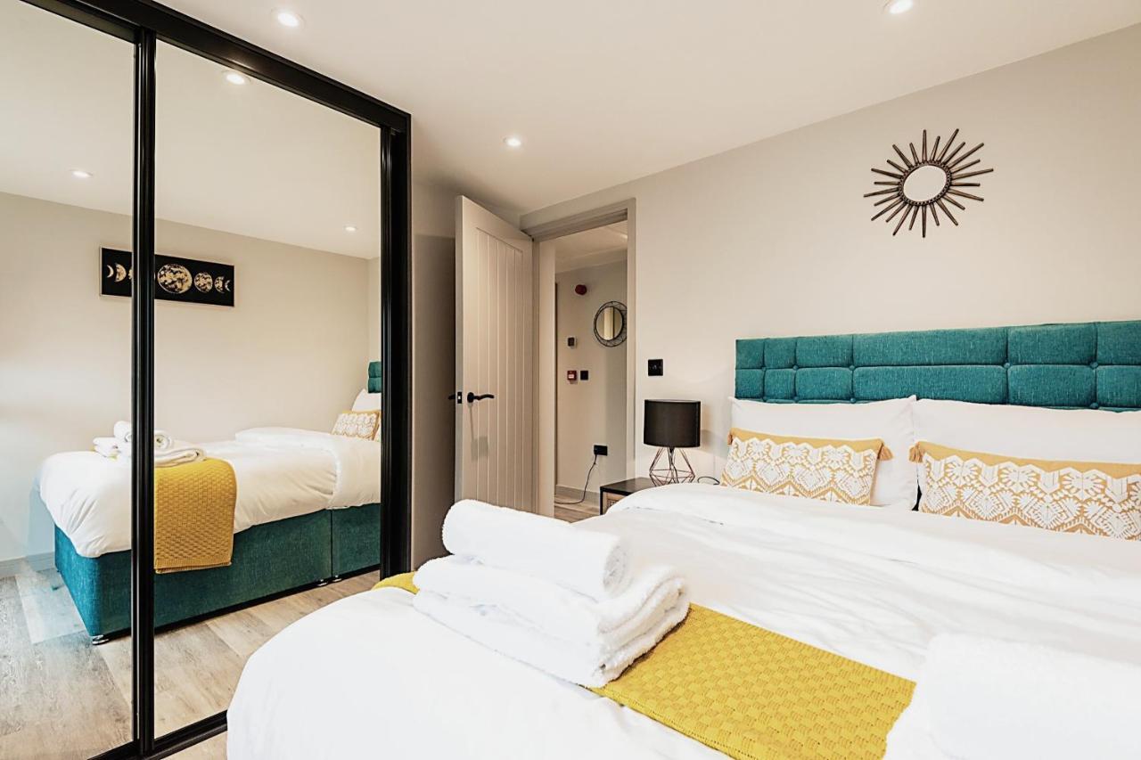 The Burton Penthouse By Fortuna Property Cheltenham Eksteriør billede