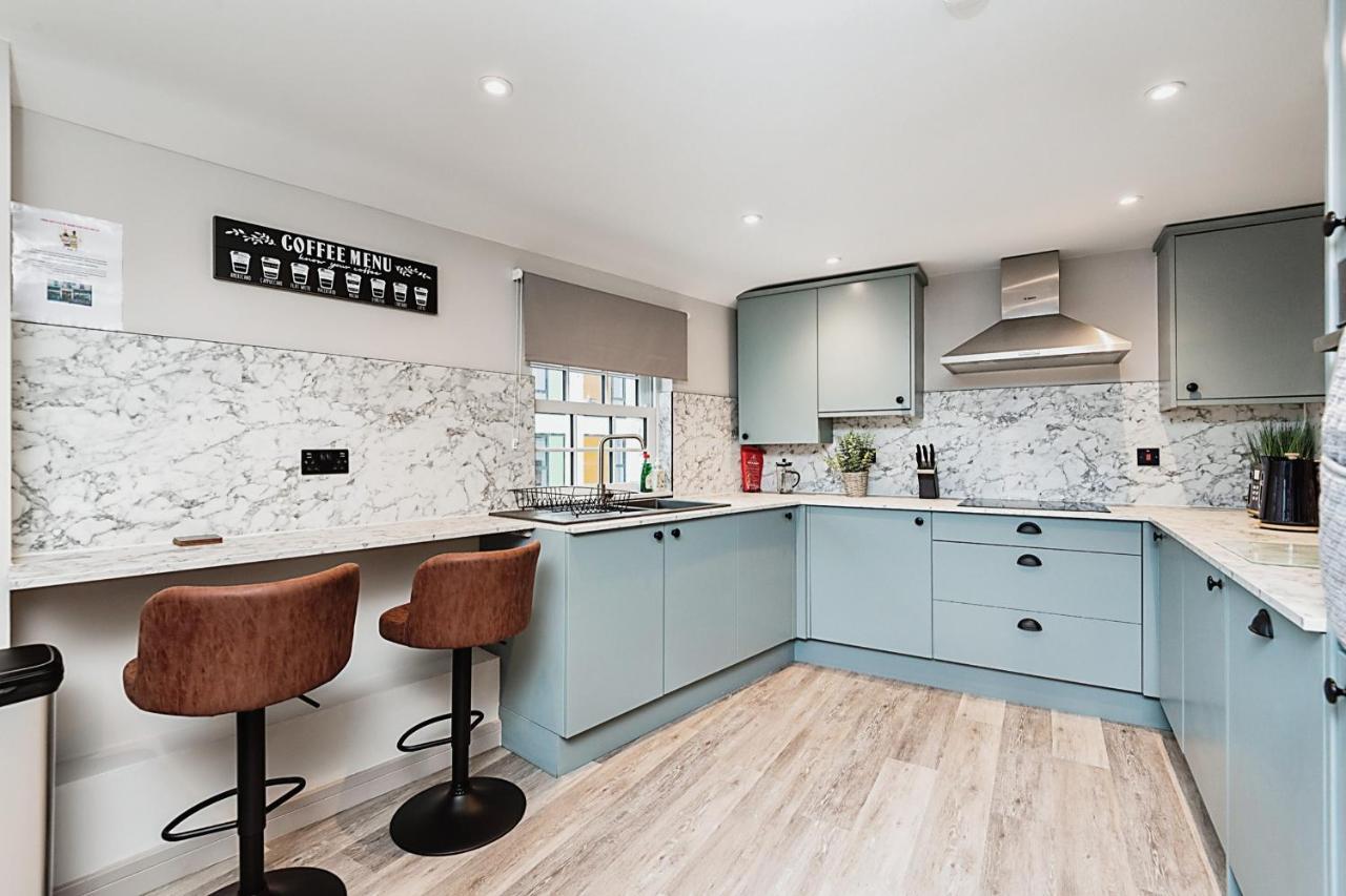 The Burton Penthouse By Fortuna Property Cheltenham Eksteriør billede