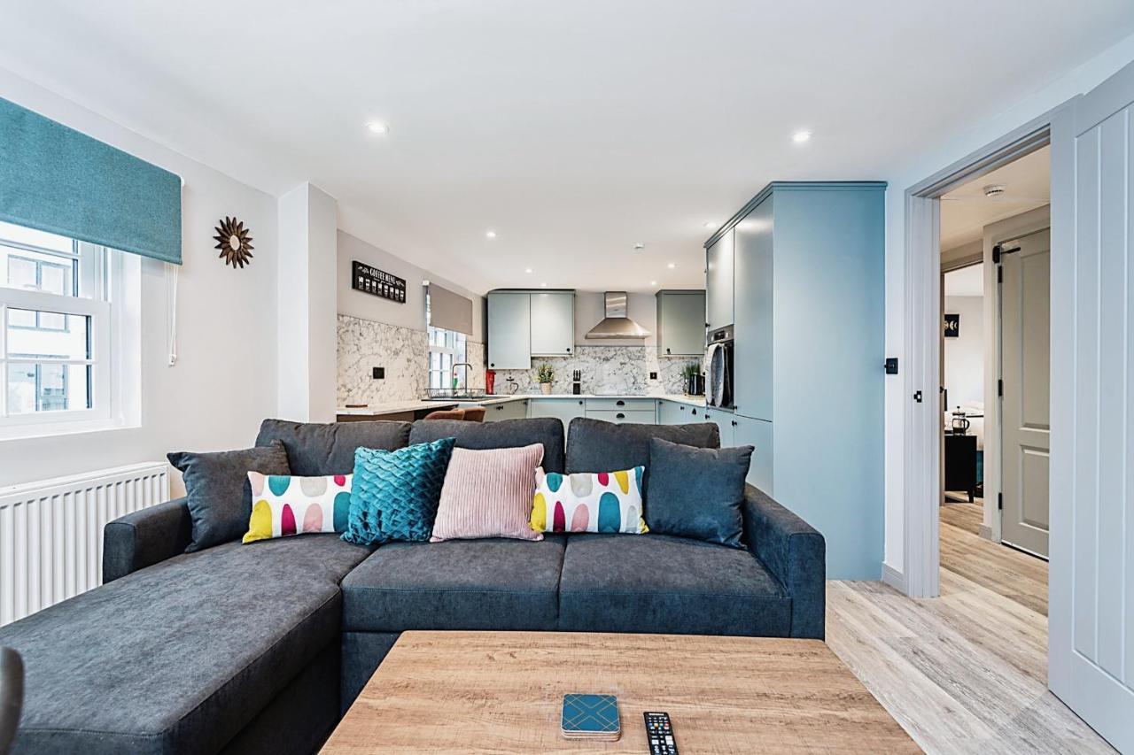 The Burton Penthouse By Fortuna Property Cheltenham Eksteriør billede
