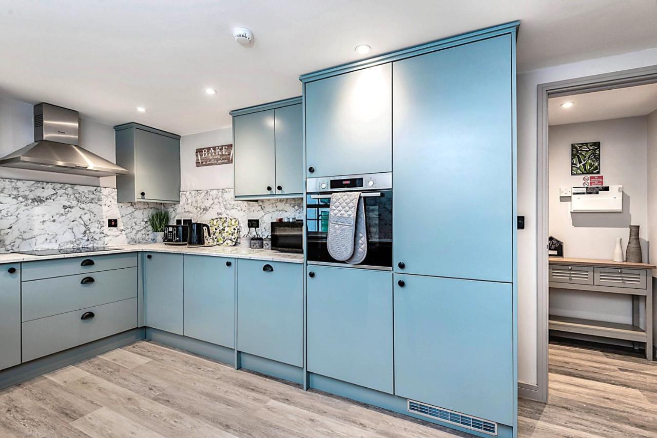 The Burton Penthouse By Fortuna Property Cheltenham Eksteriør billede