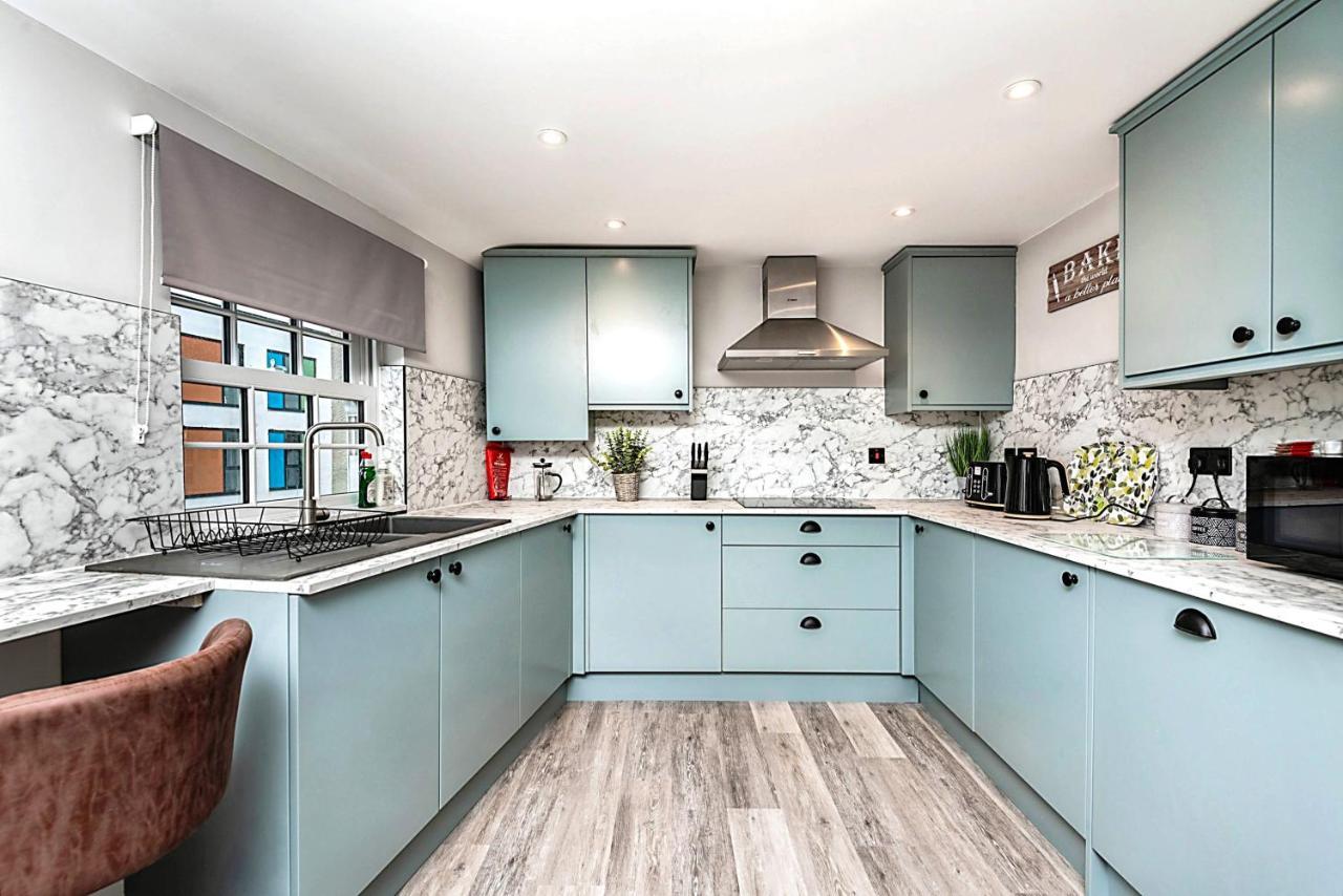 The Burton Penthouse By Fortuna Property Cheltenham Eksteriør billede