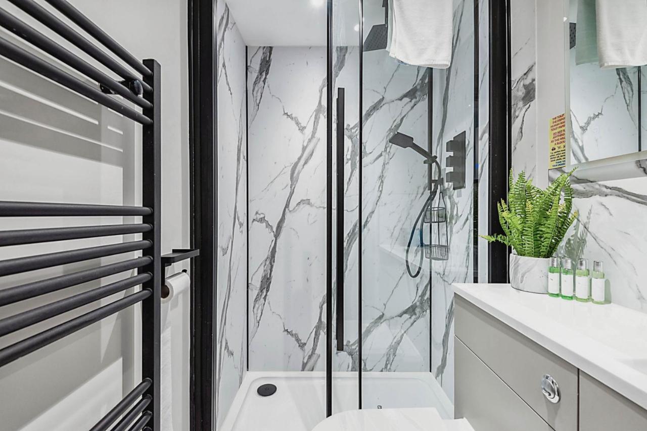 The Burton Penthouse By Fortuna Property Cheltenham Eksteriør billede