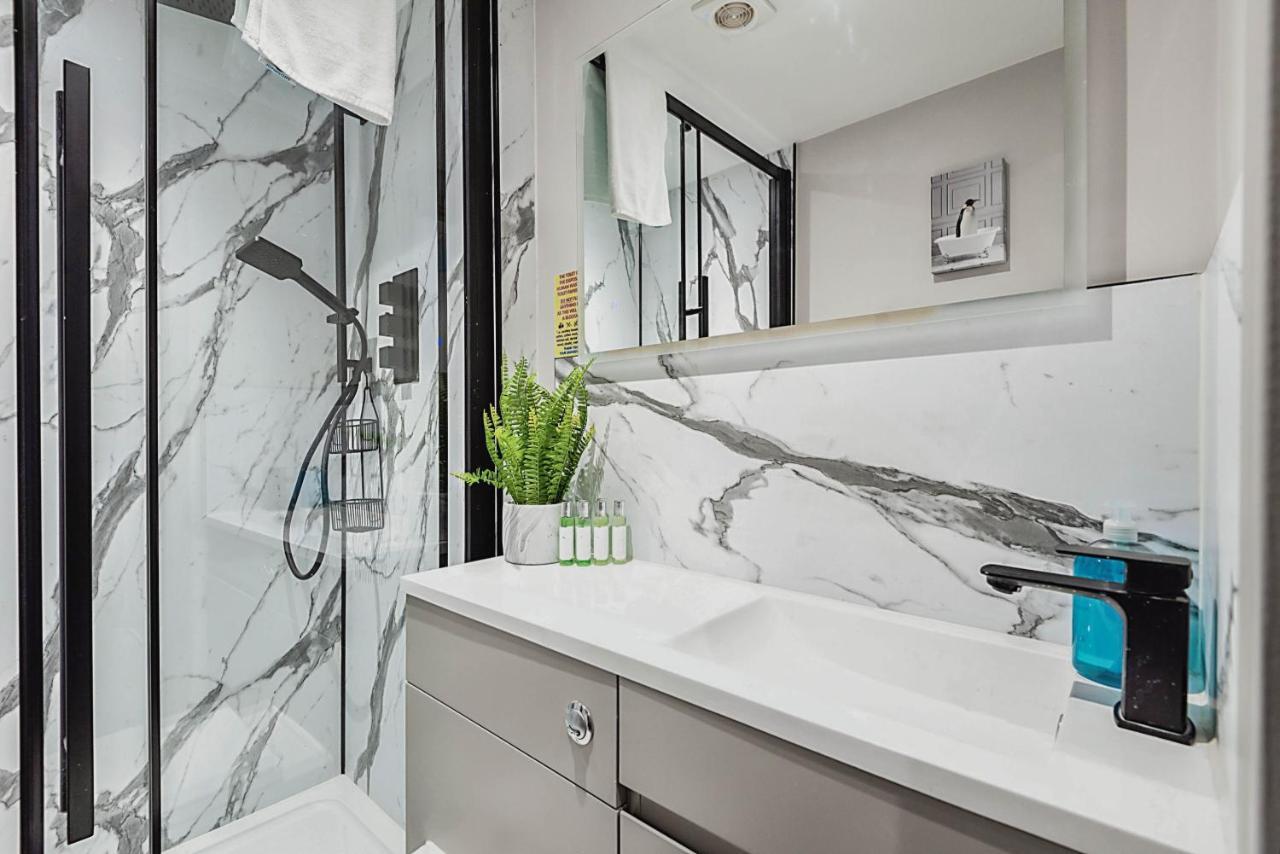 The Burton Penthouse By Fortuna Property Cheltenham Eksteriør billede