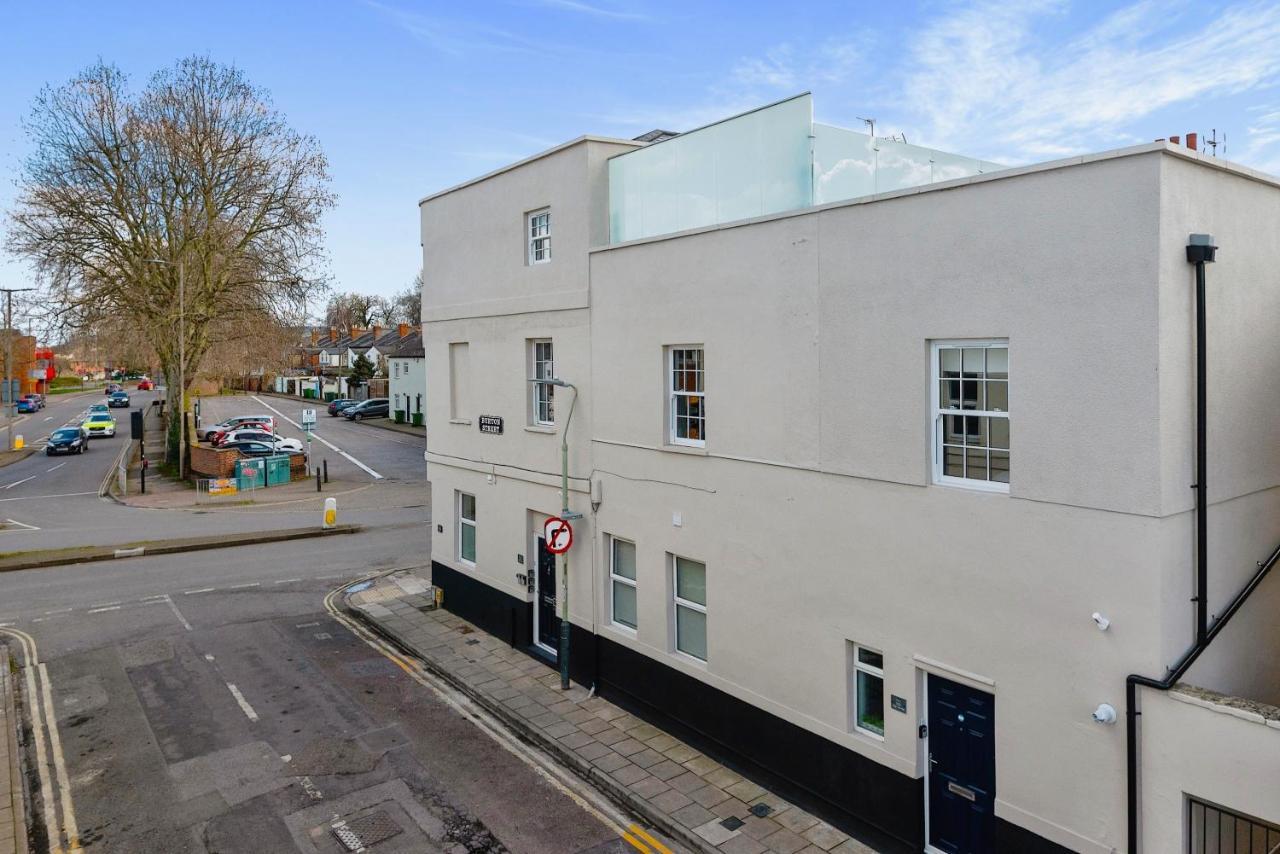 The Burton Penthouse By Fortuna Property Cheltenham Eksteriør billede